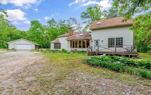 4806 Sunnyside Rd, Bull Valley, IL 60098-7382