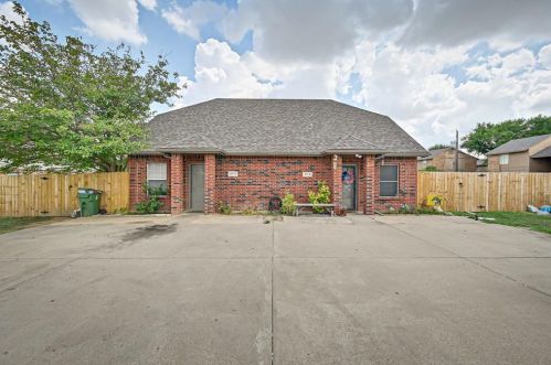 407 Kings Way Dr, Midlothian, TX 76063-8327