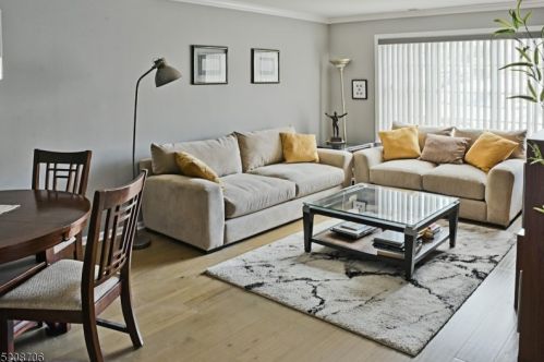 10 Village Dr, Morristown, NJ 07960-7308