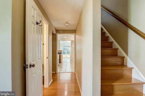 5724 Brothers Partnership Ct, Columbia MD  21045-2601 exterior