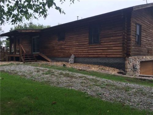 420 Myers Rd, Vandergrift PA  15690-8223 exterior