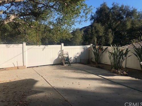 3777 Lockerbie Ln, Glendale CA 91208-1027 exterior