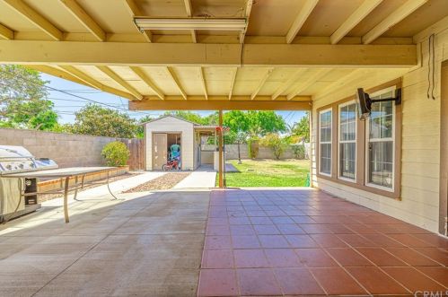 2126 Standard Ave, Santa Ana CA 92707-3035 exterior