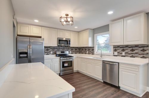 2225 Coldspring Rd, Crown Point IN  46307-9335 exterior