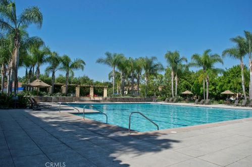 33 Commonwealth, Irvine CA  92618-7003 exterior