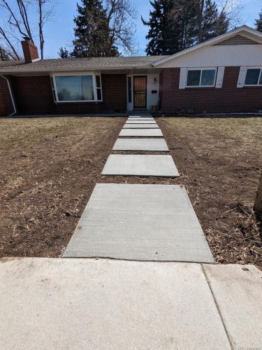 2070 Union Dr, Aurora, CO 80215-1121