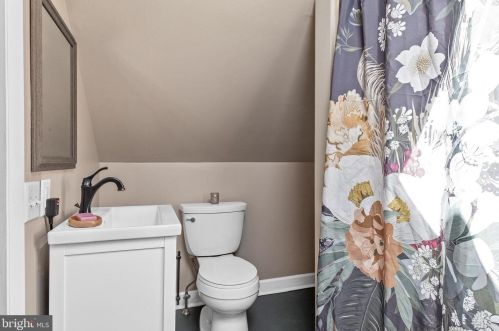 153 Park Pl, Camden NJ 08106-1221 exterior