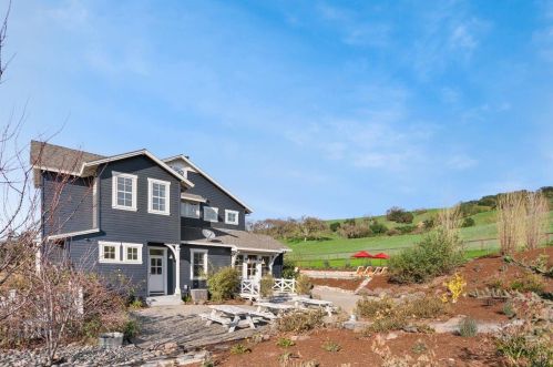 7670 Crews Rd, Gilroy CA  95020-9558 exterior