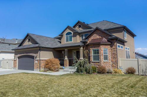 8021 Jackson Lake Dr, Taylorsville, UT 84081-5577