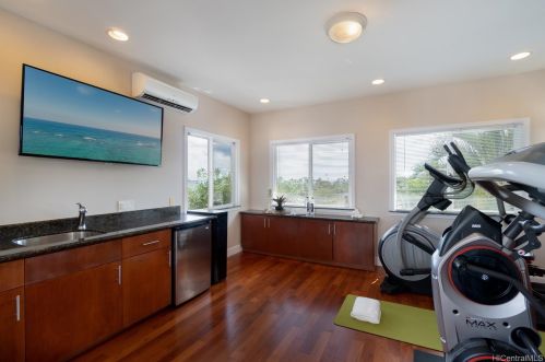 4990 Poola St, Honolulu HI  96821-1458 exterior