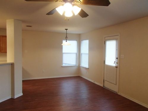 930 Goldenrod St, Uhland TX  78640-5459 exterior