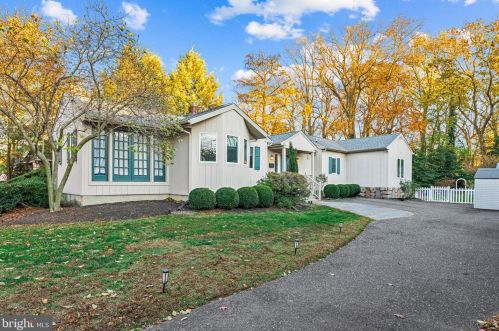 646 Maple Ave, Tavistock, NJ 08033-1147