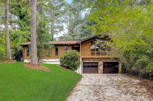 4391 Hardwood Cir, Lilburn, GA 30047-4550