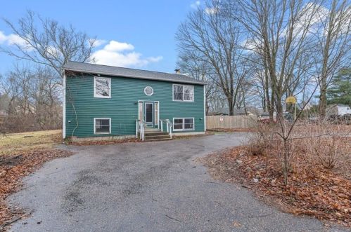 8 Clay St, Hopkinton RI  02804-1602 exterior