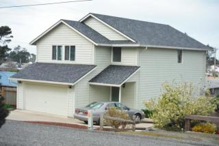 210 55th St, Newport, OR 97365-1211