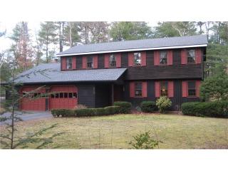 10 Fawn Dr, Granby, CT 06035-2800