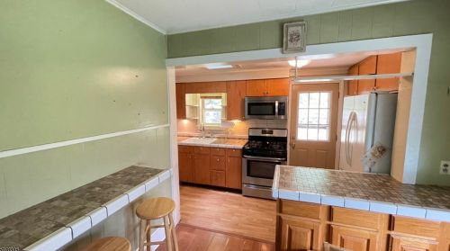 26 Lackawanna Ave, Parsippany, NJ 07834-1902