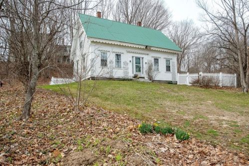 14 Steeple St, Milton, NH 03851-4564