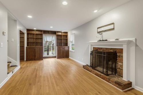 2613 Flair Knoll Dr, Atlanta GA  30345-1317 exterior