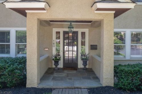 160 Morris Ave, Mountain Lakes, NJ 07046-1127
