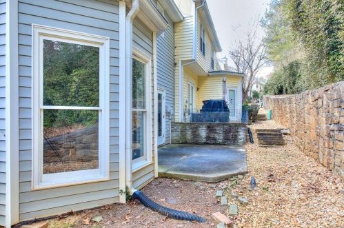 1 Frst Rdg Ct, Atlanta GA  30350-1802 exterior