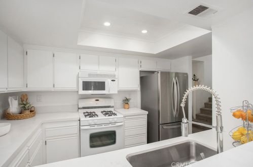 1052 Dewcrest Dr, Anaheim CA  92808-2403 exterior