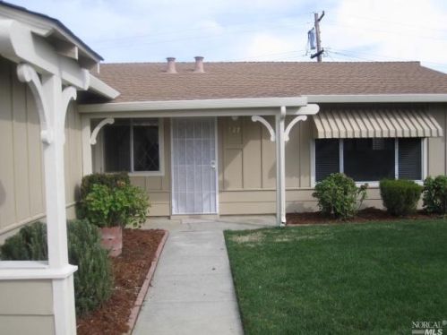 127 Mckinley Cir, Vacaville, CA 95687-3301