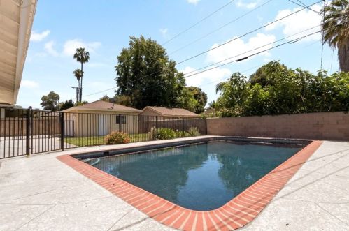 2832 David St, Riverside CA  92506-4299 exterior