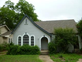 3207 Harris Park Ave, Austin TX  78705-2533 exterior