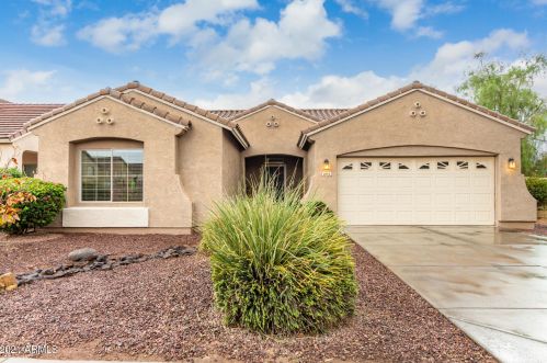 6914 Sophie Ln, Laveen, AZ 85339-3418