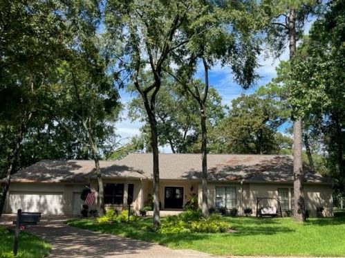 41 Yaupon Ct, Conroe TX  77304-1259 exterior