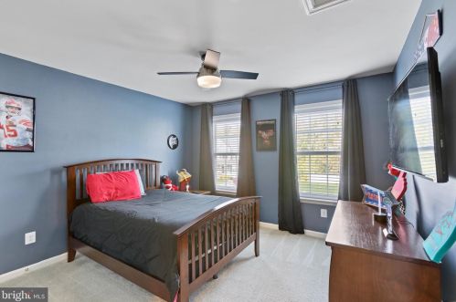 402 Chickamauga Dr, Harpers Ferry WV  25425 exterior