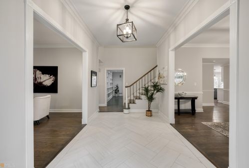 170 Huntcliff Pt, Atlanta GA  30350-1601 exterior