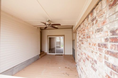 2812 Sausalito Dr, Carrollton TX  75007-5027 exterior