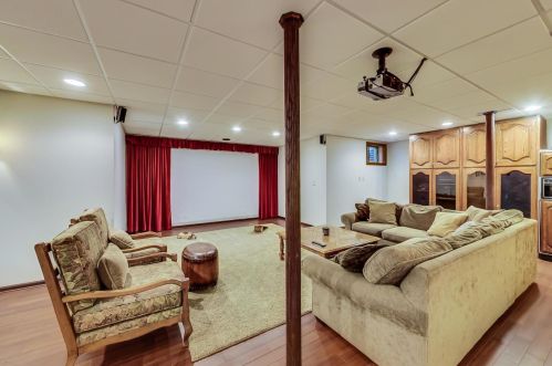 347 Willowood Ln, Willowbrook IL  60527-3900 exterior