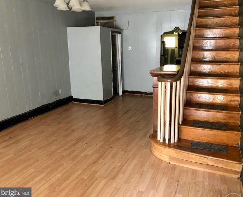 2542 Darien St, Philadelphia, PA 19148-4523