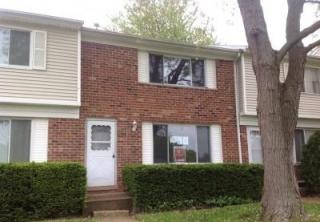 433 Salem Sq, Lemont, IL 60440-2911