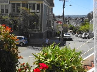 3546 21st St, San Francisco CA  94114-3027 exterior