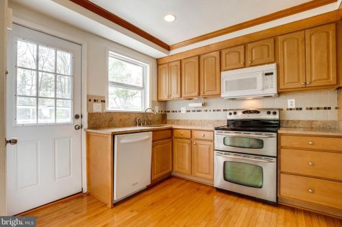 7321 Lamar Dr, Springfield VA  exterior