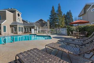 637 Stonebridge Way, Concord CA  94523-4846 exterior