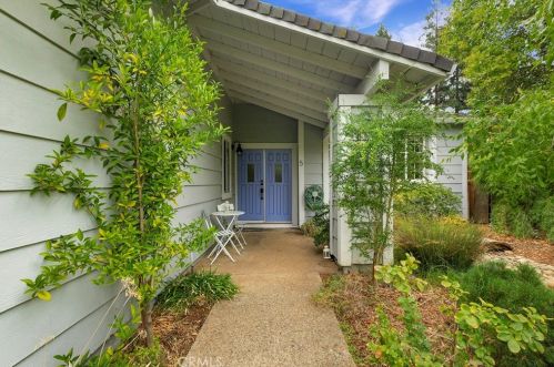 5 Windmill Ct, Chico, CA 95928-6311