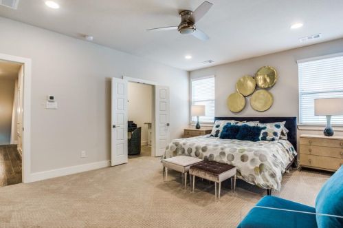 401 Templeton Dr, Fort Worth TX  76107-2252 exterior