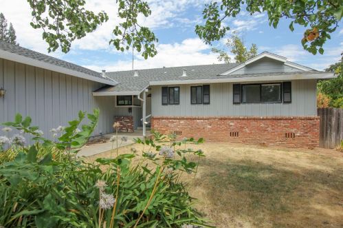 7181 Palace Cir, Fair Oaks, CA 95628-4329