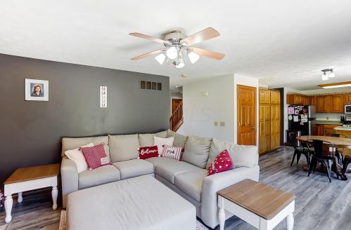 5253 Hearthstone Dr, Springfield OH  45502-8364 exterior