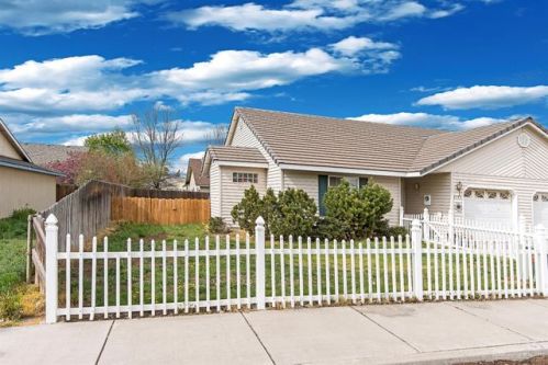 2743 Umatilla Ct, Eagle Crest OR  97756-8084 exterior