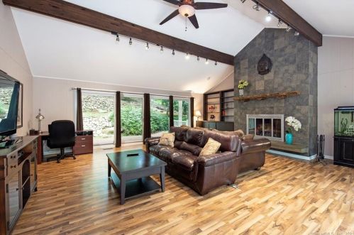 2 Bittersweet Trl, Wilton, CT 06897-3901