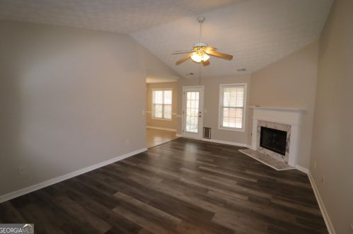 250 Roberts Trl, Locust Grove, GA 30248-3866