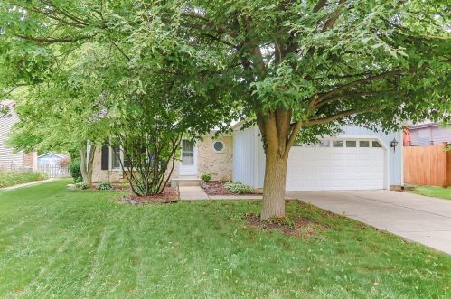 992 Franklin Dr, Hanover Park, IL 60103-5714