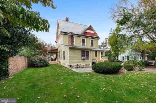 135 Warwick Rd, Tavistock NJ  08033-3706 exterior