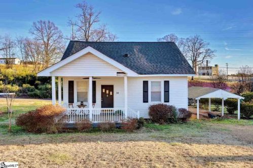 34 Crescent St, Lyman, SC 29365-1640